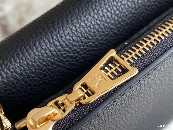 Vuitton pouch Lockme Louis 0516